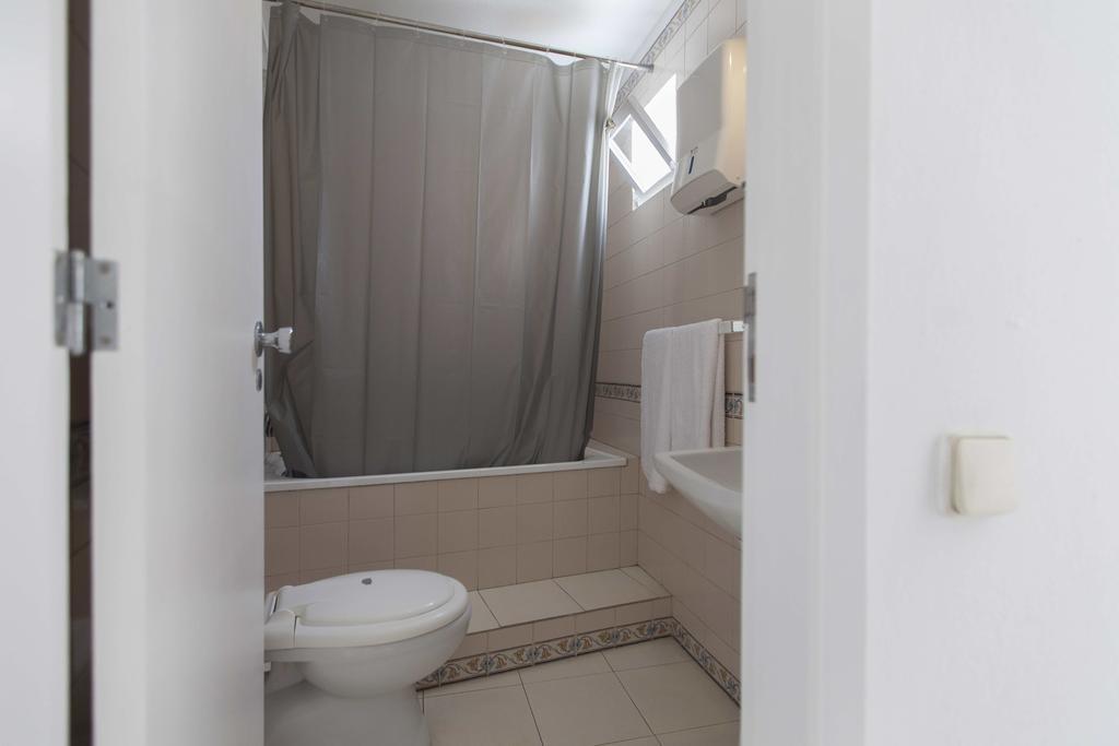 Guest House First Floor Lagos Esterno foto