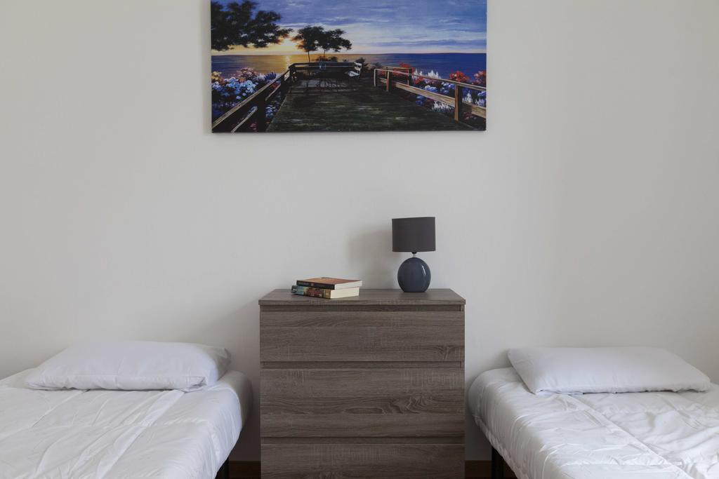 Guest House First Floor Lagos Esterno foto