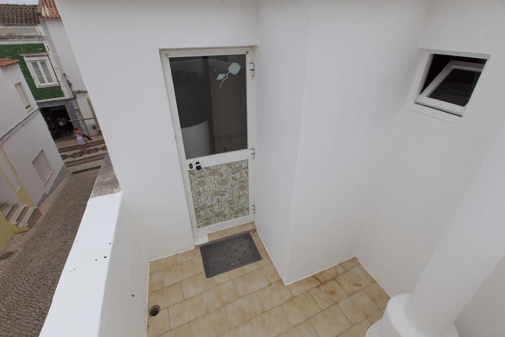 Guest House First Floor Lagos Esterno foto